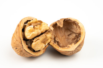 shelled walnuts