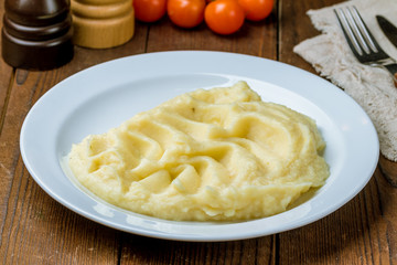 mashed potatoes on bowl