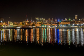 Fototapeta na wymiar sydney city light reflecting on the water