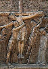Duomo di Parma; particolare del rilievo della deposizione dalla croce di Benedetto Antelami
