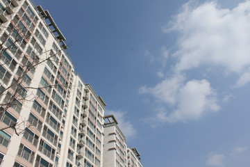 Fototapeta premium 하늘과 아파트