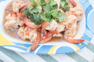 Boiled shrimp fried with sweet sauce