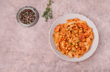 Pasta with tomato sauce