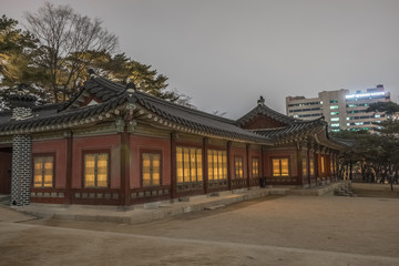 Fototapeta na wymiar Korean traditional palace at night