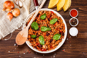 Minced meat with vegetables in pan