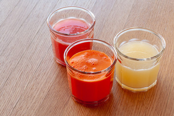 A raw food diet. Fresh fruit and vegetable juices. Fresh drinks: carrots, grapefruit, lemon.