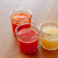 A raw food diet. Fresh fruit and vegetable juices. Fresh drinks: carrots, grapefruit, lemon.