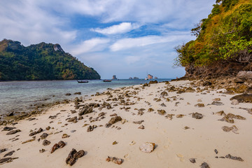 Overview of Koh Poda and nearby islands Especially Koh Kai, Koh Thap, Koh Mor, when the sea level has decreased, can walk across the island