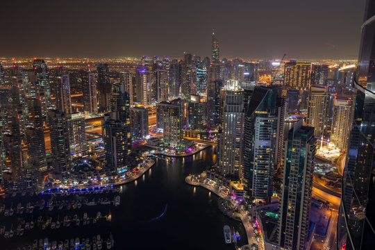 Skyline of Dubai Marina at night © Cara-Foto