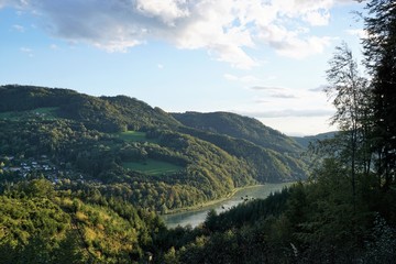Fototapeta na wymiar Klammletein und Holzschwemme in Grein in Österreich