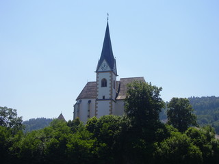 Fototapeta na wymiar Chiesa nelle Alpi austriache