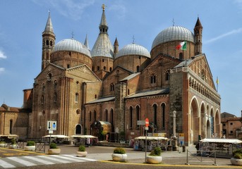 The Basilica di Sant'Antonio in Padova, Italy, on a summer day - obrazy, fototapety, plakaty