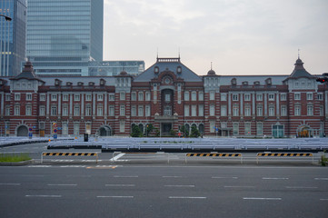 Fototapeta na wymiar 朝の東京駅