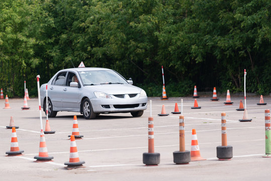 The process of learning to drive on the equipped specialized site driving school