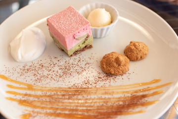 オシャレなケーキ