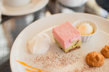 オシャレなケーキ