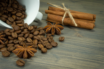 Roasted coffee beans, star anise and cinnamon