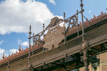 Fototapeta premium Drzwi Mercado de San Miguel (targ San Miguel) Madryt, Hiszpania