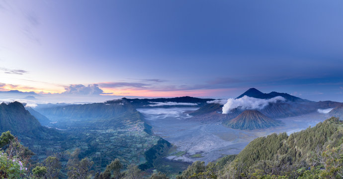 Surnise at the Bromo vulcano