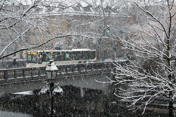 Nevicata intensa a Lubiana con traffico