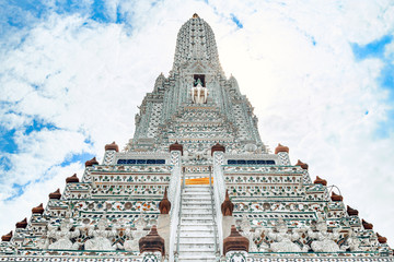 wat aru bangkok &icirc;n in the sun