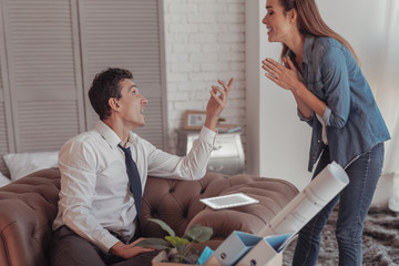 Emotional freelancers expressing bright ideas