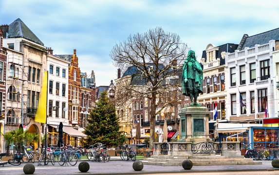 Statue of Johan de Witt in the Hague, the Netherlands