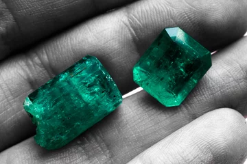 Poster Im Rahmen esmeraldas gigantes cristales emerald gemstone gemas piedras preciosas diamantes verdes granate zafiro rubí © photoworld