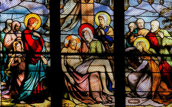 Jesus taken from the Cross - Stained Glass in quartier Latin, Paris