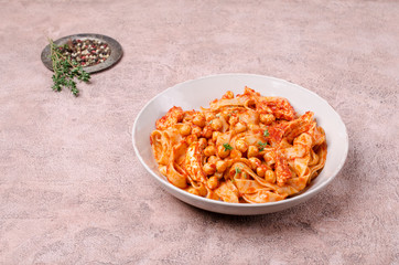 Pasta with tomato sauce