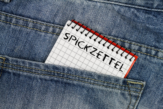 Spickzettel in Hosentasche