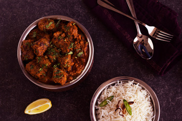 Indian food ( rice and chicken ) 