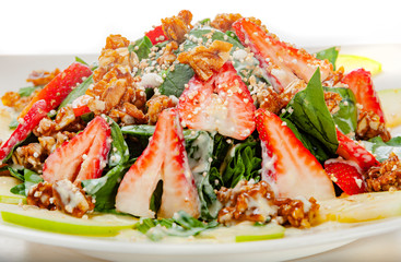 ENSALADA DE FRESAS CON ESPINACA Y ARÁNDANO