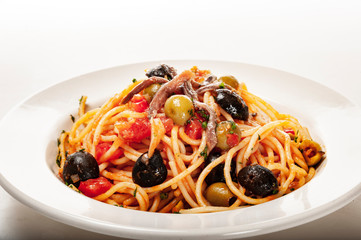 ESPAGUETI PUTTANESCA