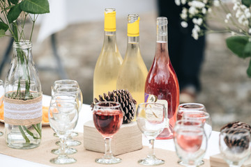 Vintage table decoration for luxury receptions