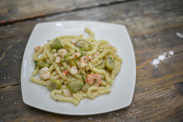 Busiate con gambero e fave