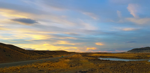 Fototapeta na wymiar Colours at sunset of the Argentine Patagonia landscape along the Ruta 40 near El Calafate