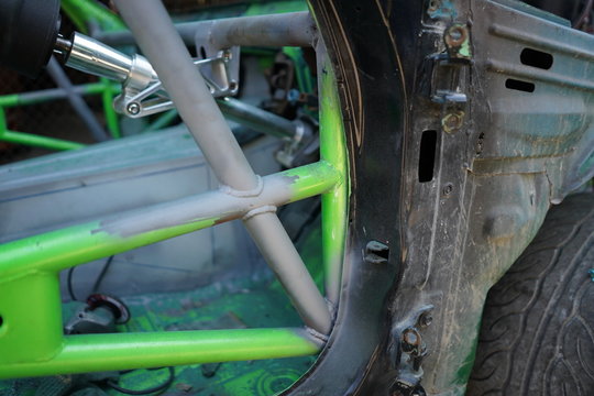 Racing car's roll cage design