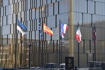 Luxembourg -  Europäischer Gerichtshof mit Flaggen der EU