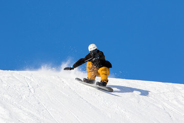 vacanze invernali sulla neve - snowboarder