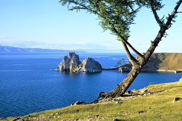 Deurstickers Schamanenfels, Insel Olchon, Baikalsee- tiefster und größter Binnensee der Welt © Thomas