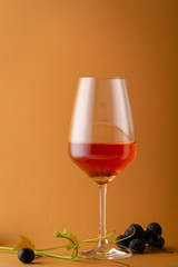  wine in glass and grapes