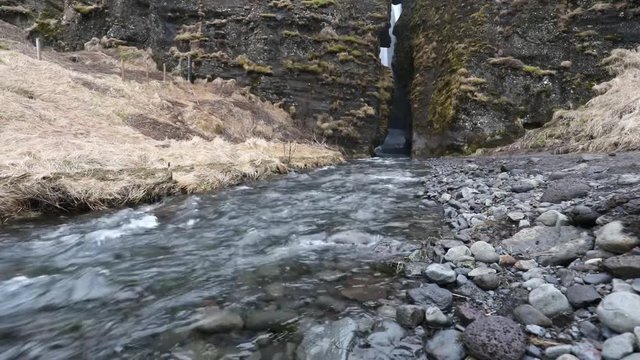 Glj&uacute;frab&uacute;i Wasserfall, Island