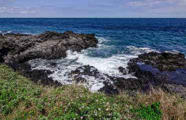 Fototapeta na wymiar Beautiful sea and cliff in Jeju Island