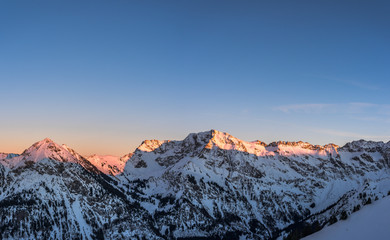 Sonnenuntergang in den winterlichen Allgäuer Alpen 