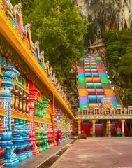 Deurstickers Kuala Lumpur Kleurrijke trappen van Batu-grotten. Maleisië