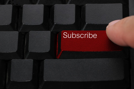 subscribe button on a computer keyboard