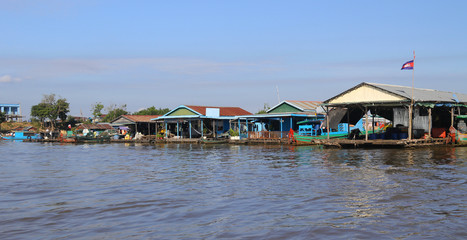 village de pêcheurs sur le Mékong au Cambodge