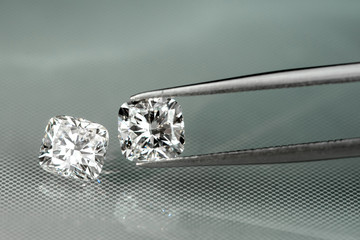 Cushion diamonds with tweezer