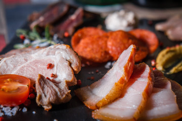 Hearty cutting of meat and fish